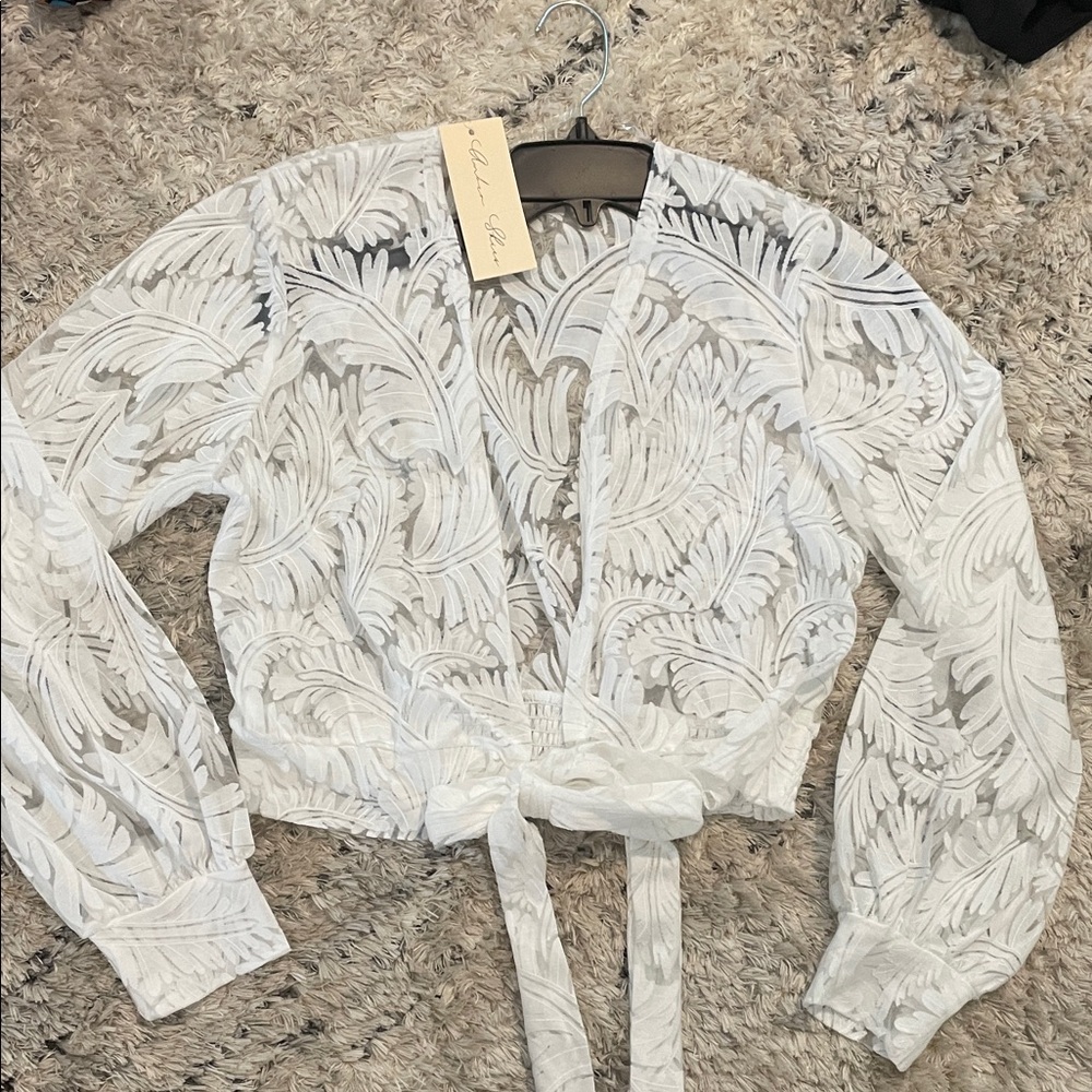 Chic White Leaf Pattern Blouse